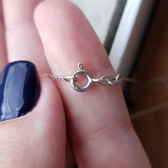 Sterling silver and diamond 💎 initial necklace - Picture 3 of 3